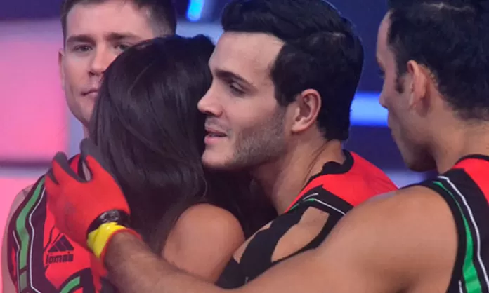 Ivana Yturbe Fue Recibida Con Tierno Abrazo Por Mario Irivarren Al