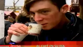 Al café en su día