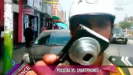 	<p>Policía vs. smartphone</p>