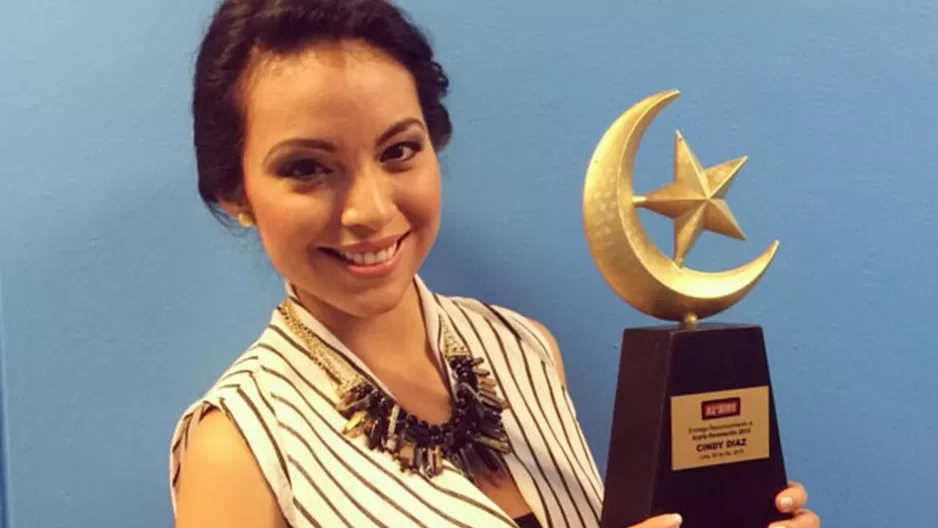 Cindy Díaz, Milagros de Al fondo hay sitio, actriz revelación 2015.