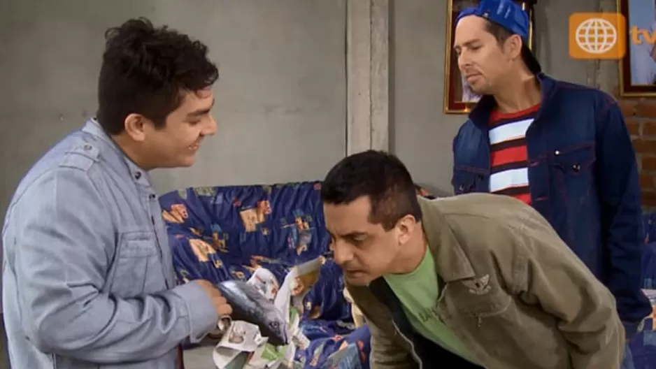 Joel encontró un pescado en la puerta de su casa