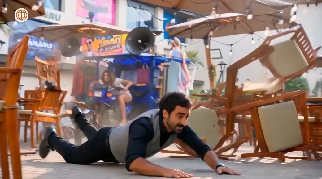 Alessia destruyendo 'Tomátela'.