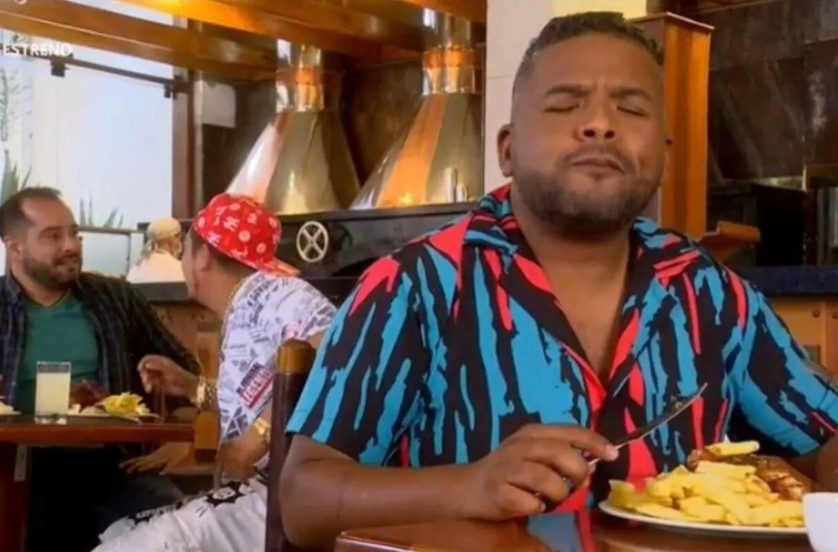 Choca en la pollería del Pollo Gordo