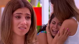 Alessia y Gladys lloraron desconsoladamente por el cierre de su negocio. | Composición: Al fondo hay sitio