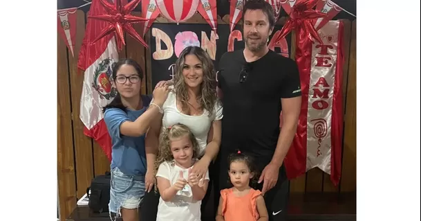 Analía Rodríguez con su familia en Estados Unidos.