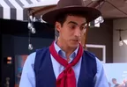 Jimmy se convirtió en mozo de la cafetería de Juan Pablo