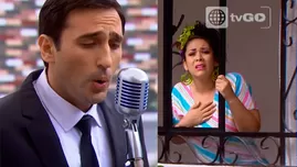 	<p>Manolo le llevó una serenata a su novia</p>