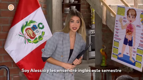 Alessia como miss de inglés