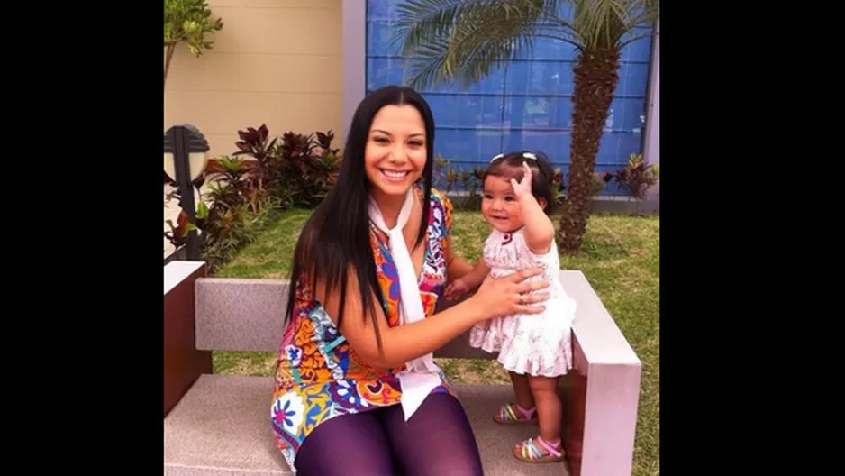 Mayra Couto se tomó tierna foto con Flavia, la hija de Erick Elera