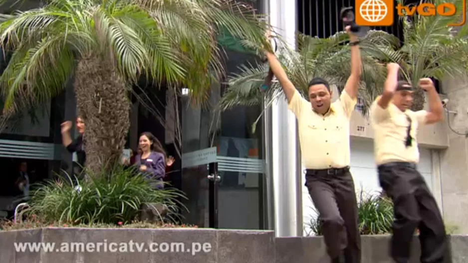 64abcc34403bc85934e31ca7bc3cfc4c