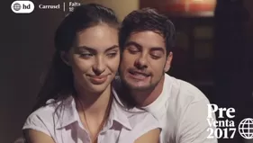 Natalie Vértiz y Andrés Wiese parodian mítica escena de amor