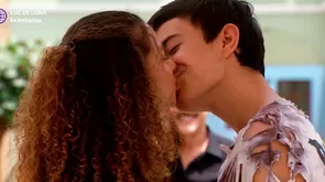 Michelle y Pedrito se reconciliaron con romántico beso frente a todo el barrio