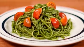 	<p>Spaghetti con albahaca y espinaca: receta y paso a paso.</p>