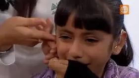 Revive la emotiva reacción de niña que escuchó por primera vez