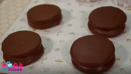 Receta de alfajores de chocolate de Alejandra Cendra.