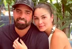 Laura Spoya muestra cómo luce su pancita de embarazada junto a su esposo Brian Rullan