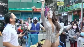 Thamara Gómez alborotó el Mercado Huamantanga al realizar concierto al paso
