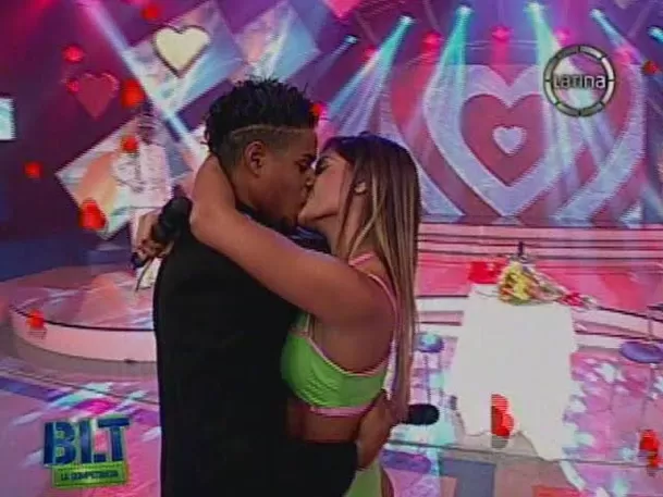 Erick Varias y Andrea Cifuentes en sorpresa por San Valentin | Fuente: Latina