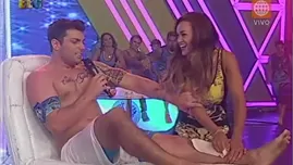 	<p>Angie Arizaga hizo una depilación total a Nicola Porcella.</p>