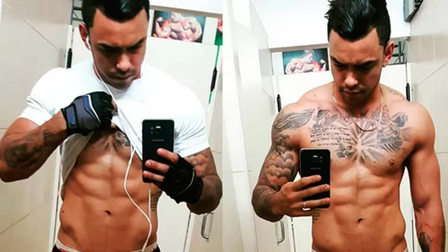 	Diego Ch&aacute;varri presume abdominales de infarto en la playa