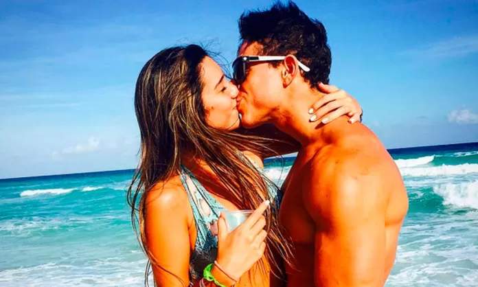 Hugo García Y Mafer Neyra Lucen Enamoradísimos En Cancún