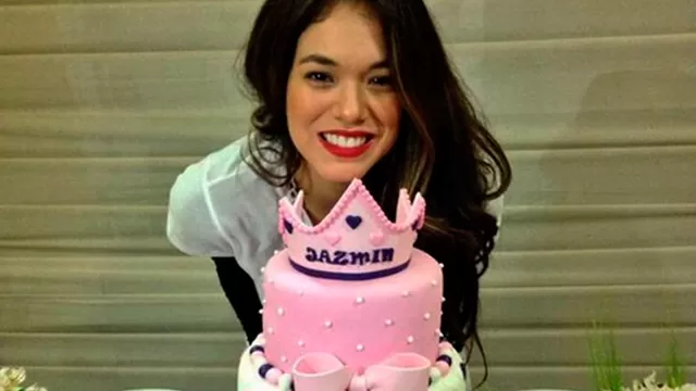 	Jazm&iacute;n Pinedo celebra cumplea&ntilde;os