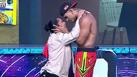 ¿Leandro Cabello robó beso a Katia Palma? | Fuente: EEG