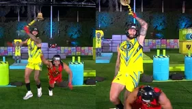 Leandro Cabello terminó en el piso tras choque con Jota Benz