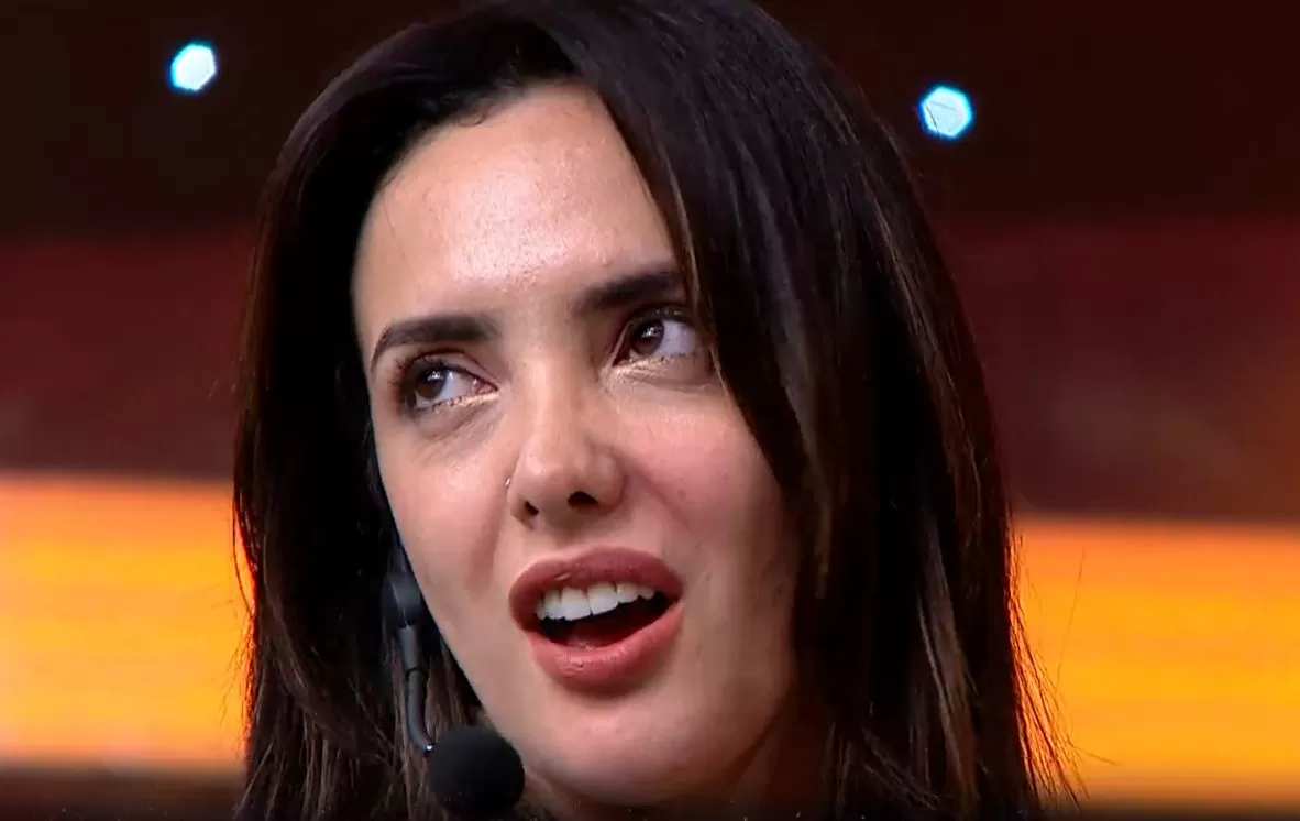 Rosángela reaccionó tras beso con Patricio