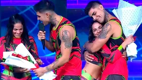 Paul Michael sorprendió a Raysa Ortiz con ramo de rosas en vivo