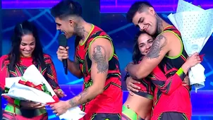 Paul Michael sorprendió a Raysa Ortiz con ramo de rosas en vivo