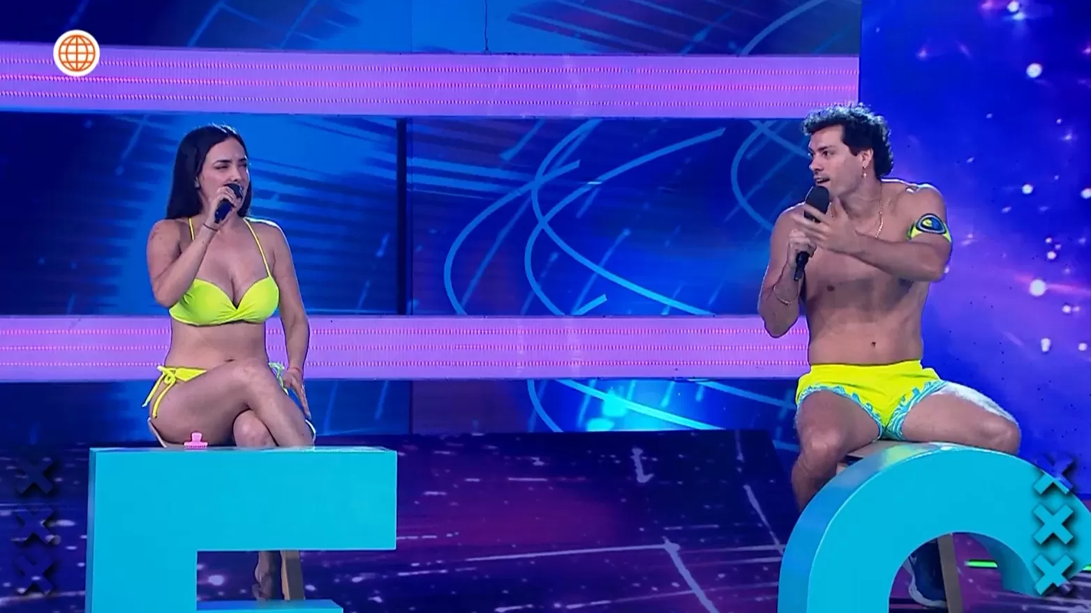 Patricio Parodi molestando a Rosángela Espinoza en Esto Es Guerra