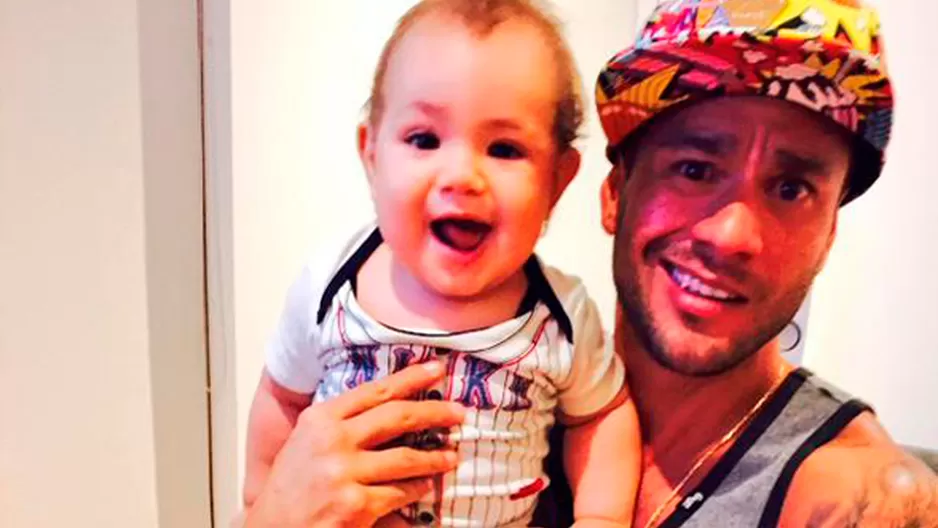 Yaco Eskenazi junto a Liam