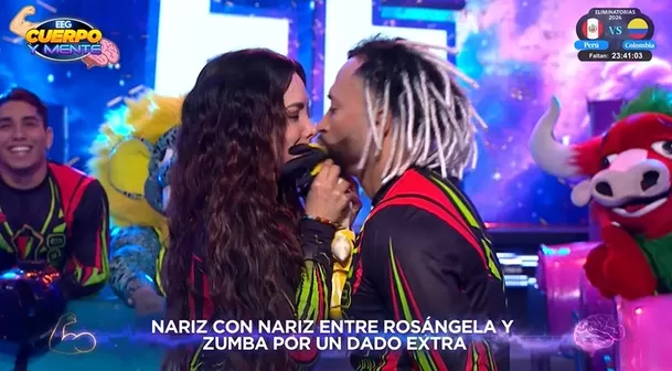 Zumba robó beso a Rosángela Espinoza.