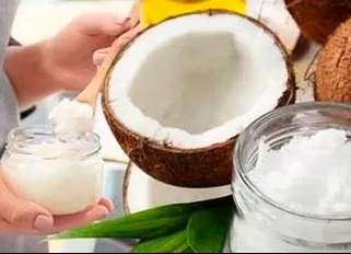 Aceite de coco: ¿Para qué sirve y cómo se puede utilizar? | Composición: Katherine Lozano