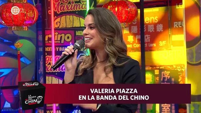 Valeria contando su anécdota en Miss Perú