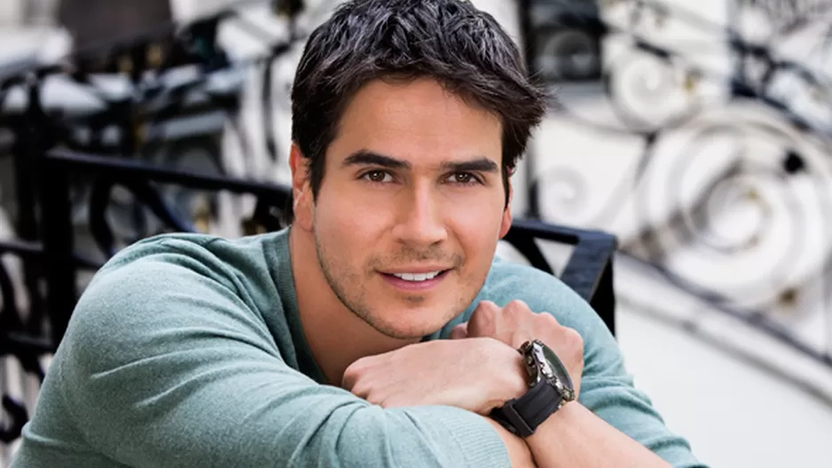 Daniel Arenas Consuegra nació el 30 de marzo de 1979 en Bucaramanga, Colombia.