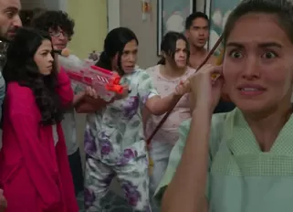 Estela enfrentó a Tomasa al encontrarla robando en su casa