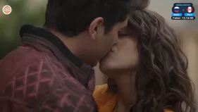 Camila y Tony se reconciliaron con apasionado beso