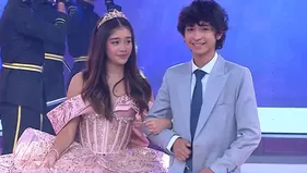 Angelita de Al fondo hay sitio se lució como quinceañera con Oto