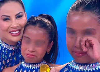 Hija de Pamela López lloró por sorpresa de su hermana mayor.