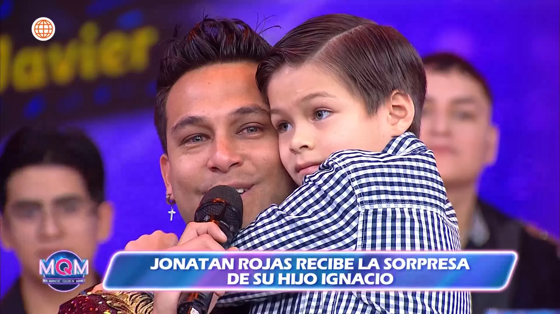 Jonathan emocionadísimo con su hijo