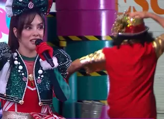 Rosángela Espinoza cantó a capela en MQM