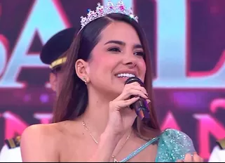 Suheyn emocionada luciendo como quinceañera | Composición: Katherine Lozano