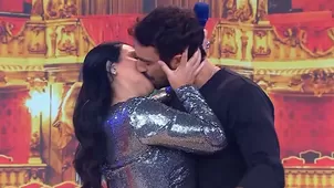 Tula Rodríguez y Fernando Niño se besaron apasionadamente en vivo. | Fuente: América Televisión