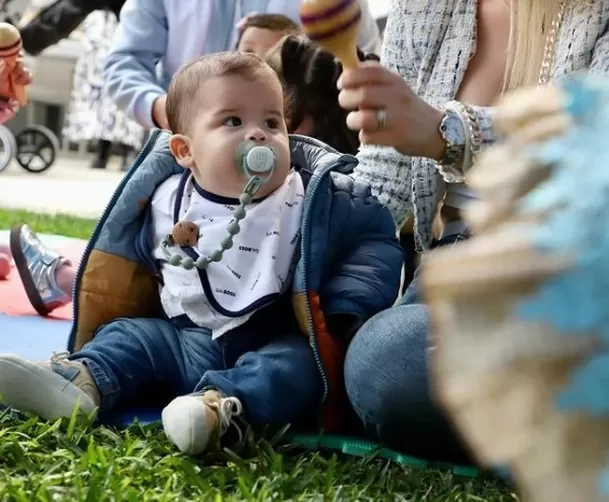 Alessio durante su fiesta por sus 6 meses. (Foto: Instagram)