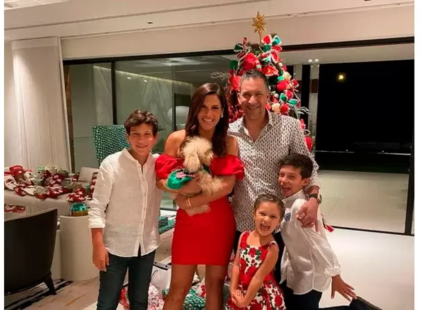 Maria Pía Copello y familia