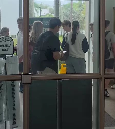 Samuel Dyer Copello en su primer día de clases universitarias