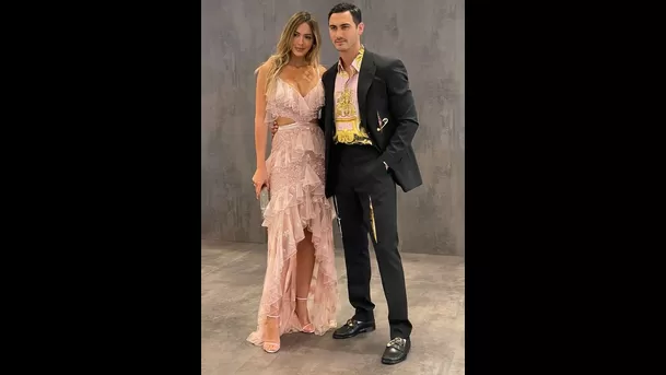 Alejandro Speitzer y Shannon de Lima oficializan su relación en portada de la revista ¡HOLA! (Foto: Instagram Hola)