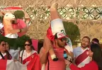 Perú vs. Australia: hinchas llegaron con una "llamita" para apoyar a la selección peruana